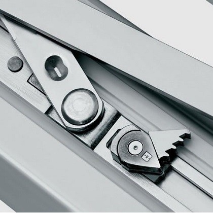 Winkhaus activPilot Concept (das Fensterbeschlagsystem mit sichtbaren Bändern)